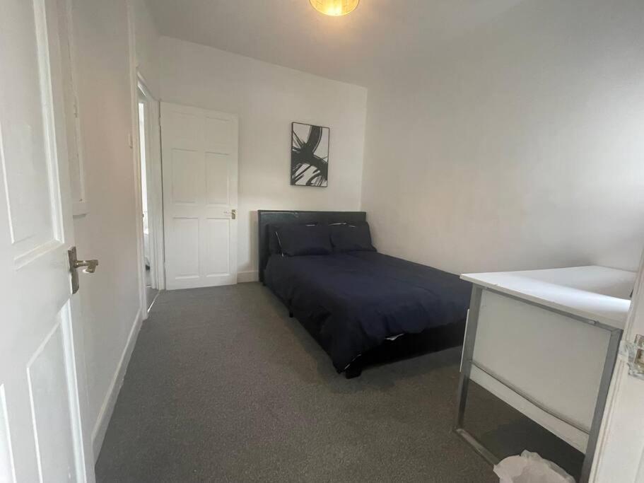 3 Bedroom House In Dartford Exterior photo