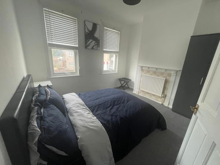 3 Bedroom House In Dartford Exterior photo